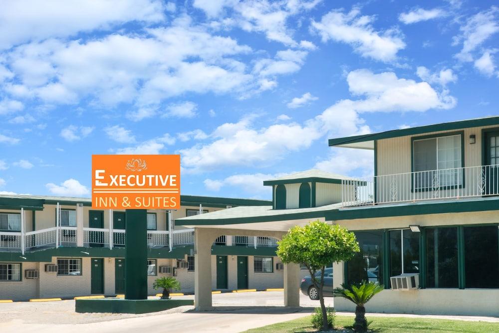 Pet Friendly Executive Inn and Kitchenette Suites