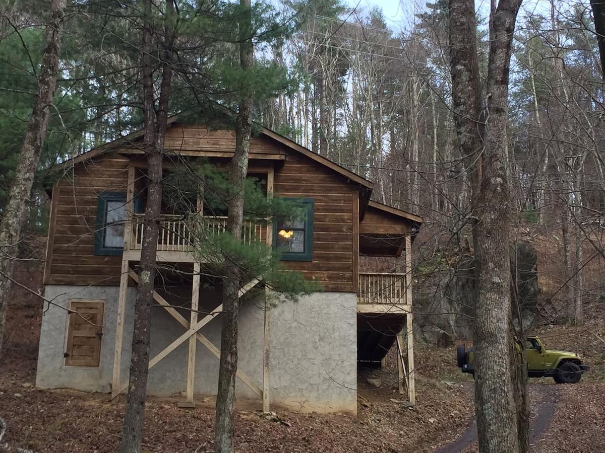 Cozy Cabin in the Woods Pet Policy