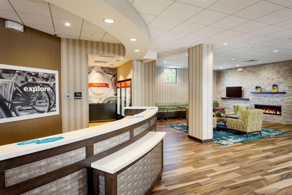 Pet Friendly Hampton Inn & Suites by Hilton Seattle/Northgate