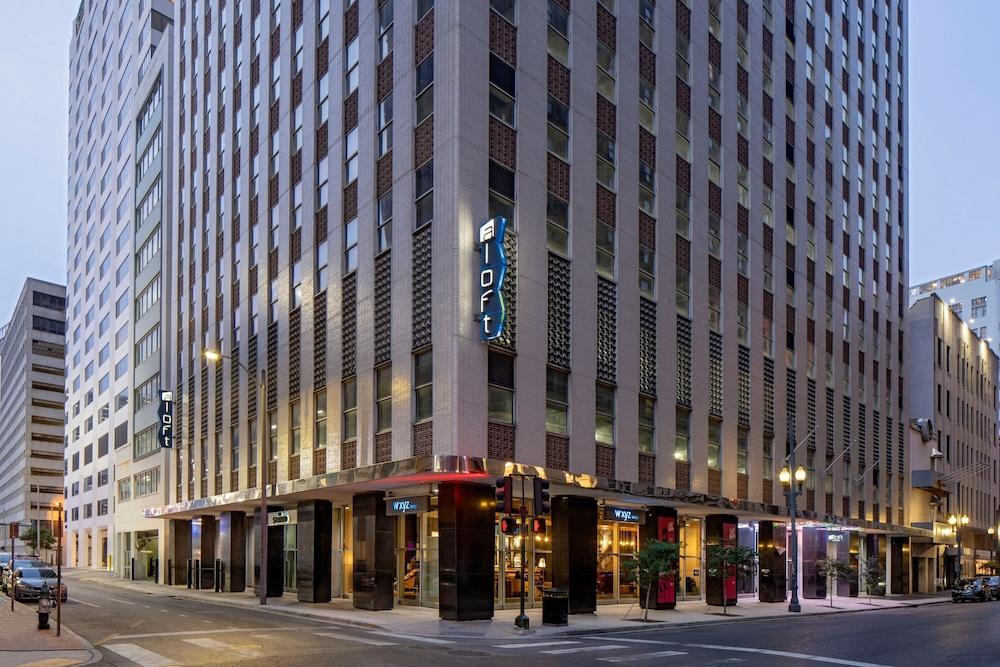 Pet Friendly Aloft New Orleans Downtown