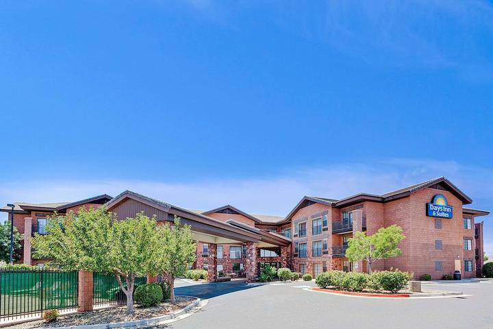 Pet Friendly Days Inn & Suites by Wyndham Page Lake Powell