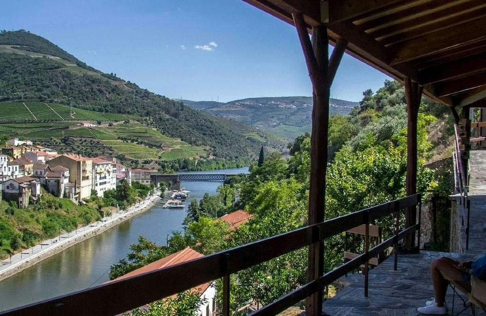 Pet Friendly House on the Hillside Douro Valley