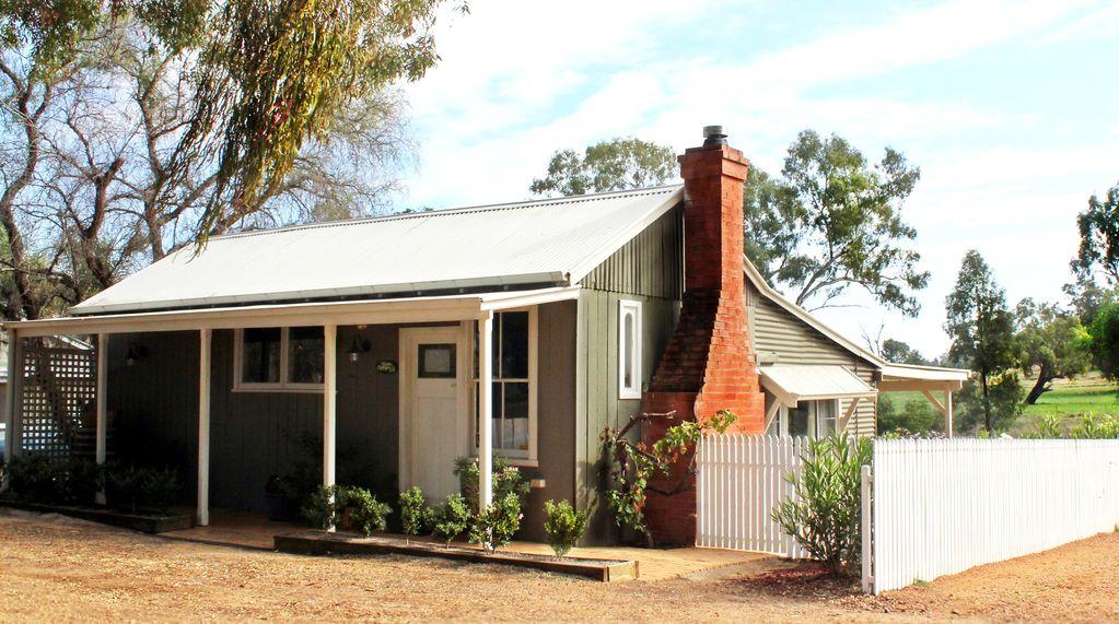 Pet Friendly Boora Country Cottage