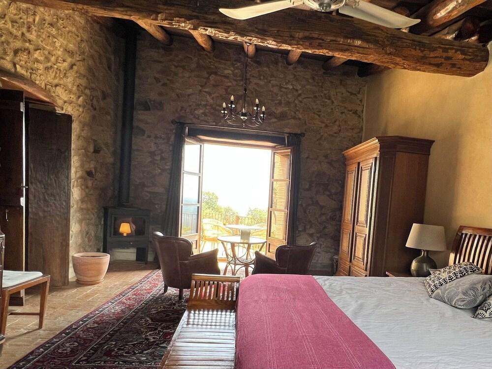 Pet Friendly 16th Century Mas in Mountains with Sea Views