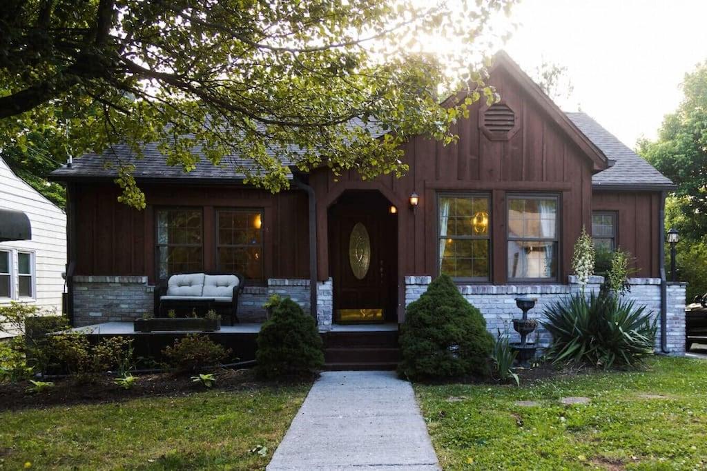 Baker's Creek Retreat Pet Policy