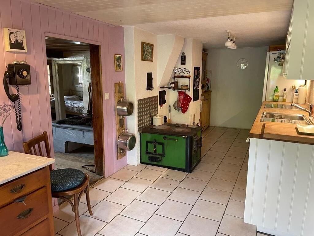Pet Friendly 1-Bedroom Holiday Apartment in a Farmhouse