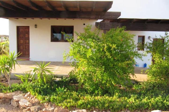 Pet Friendly Nice House for 4 People in Triquivijate