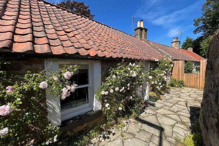 Pet Friendly Cosy 2BR Cottage That Sleeps 4 Guests