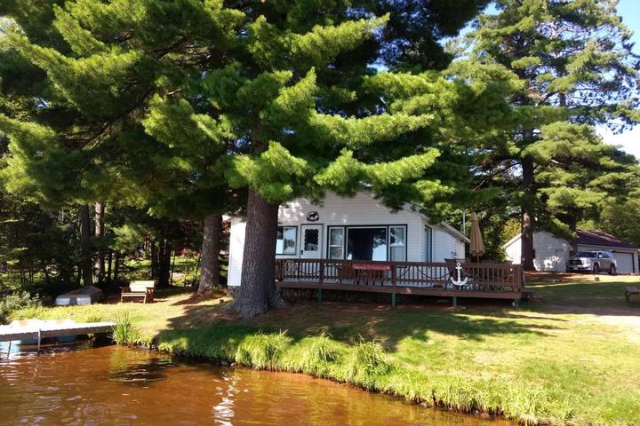 Pet Friendly Pines Resort - Lakeside Pines