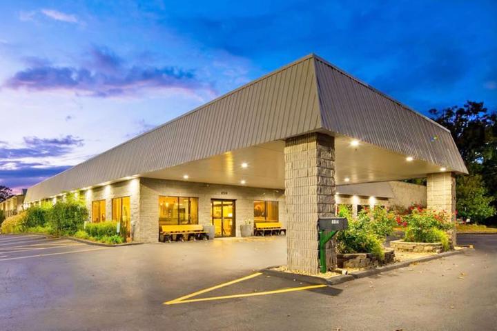 Pet Friendly Best Western Branson Inn and Conference Center