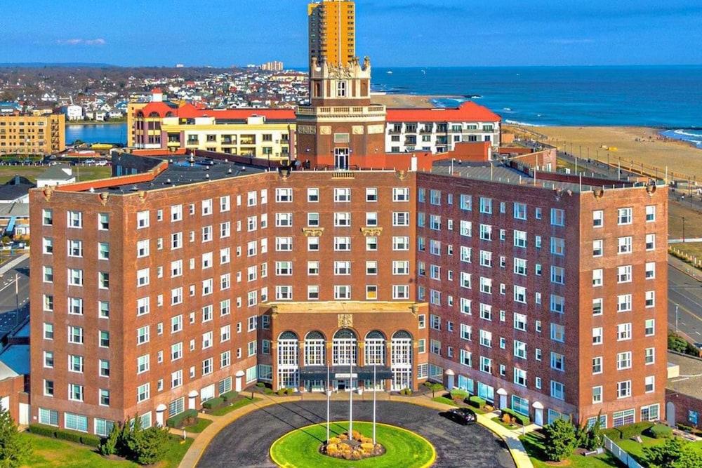 Pet Friendly Berkeley Oceanfront Hotel