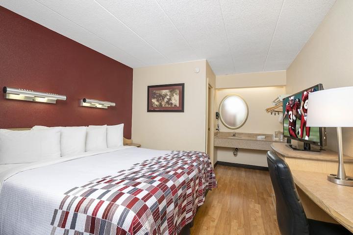 Pet Friendly Red Roof Inn Detroit Metro Airport Taylor