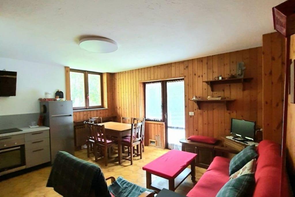 Pet Friendly Sweet Home with Direct Access to Ski Slopes