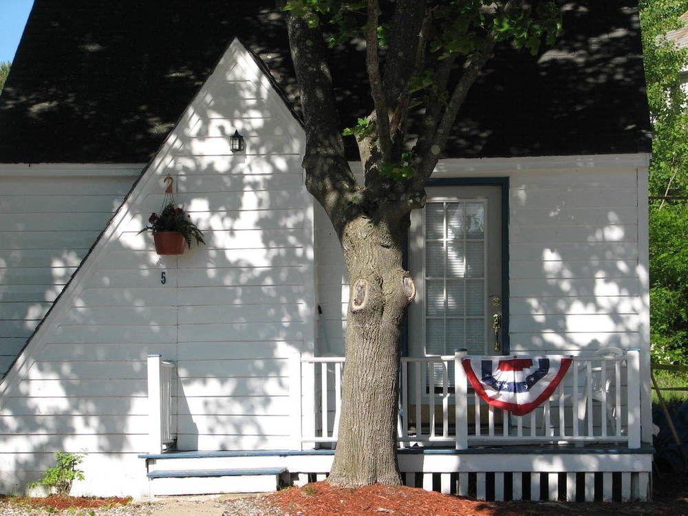 The Landings Inn And Cottages At Old Orchard Beach Pet Policy