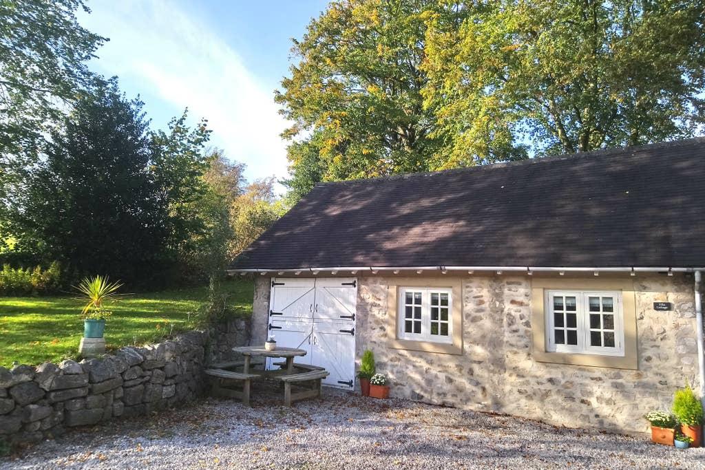 Pet Friendly Bakewell Airbnb Rentals