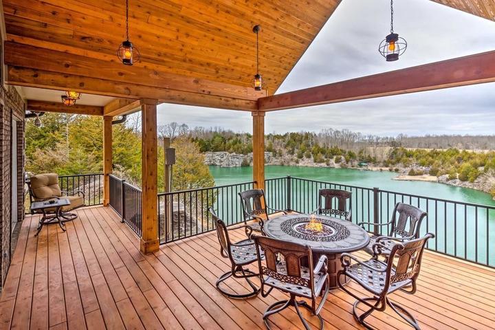 Pet Friendly Tranquility Lake Getaway With Dock & Hot Tub
