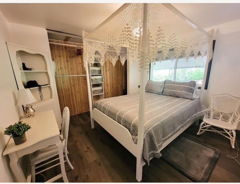 Jamestown Beach House Pet Policy