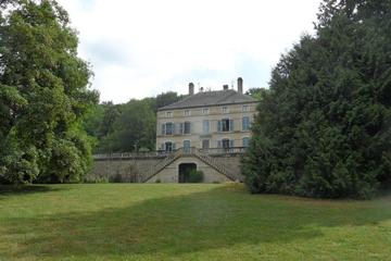 Pet Friendly Bourgeois Property in Heart of Historic Burgundy