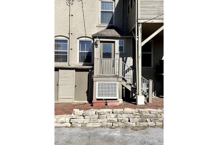 Pet Friendly Spacious 3BR Townhome in Blackstone