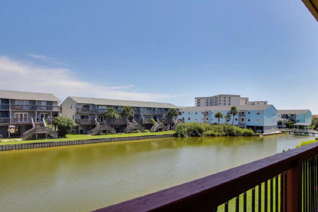 Two Story Townhome on Pensacola Beach Pet Policy