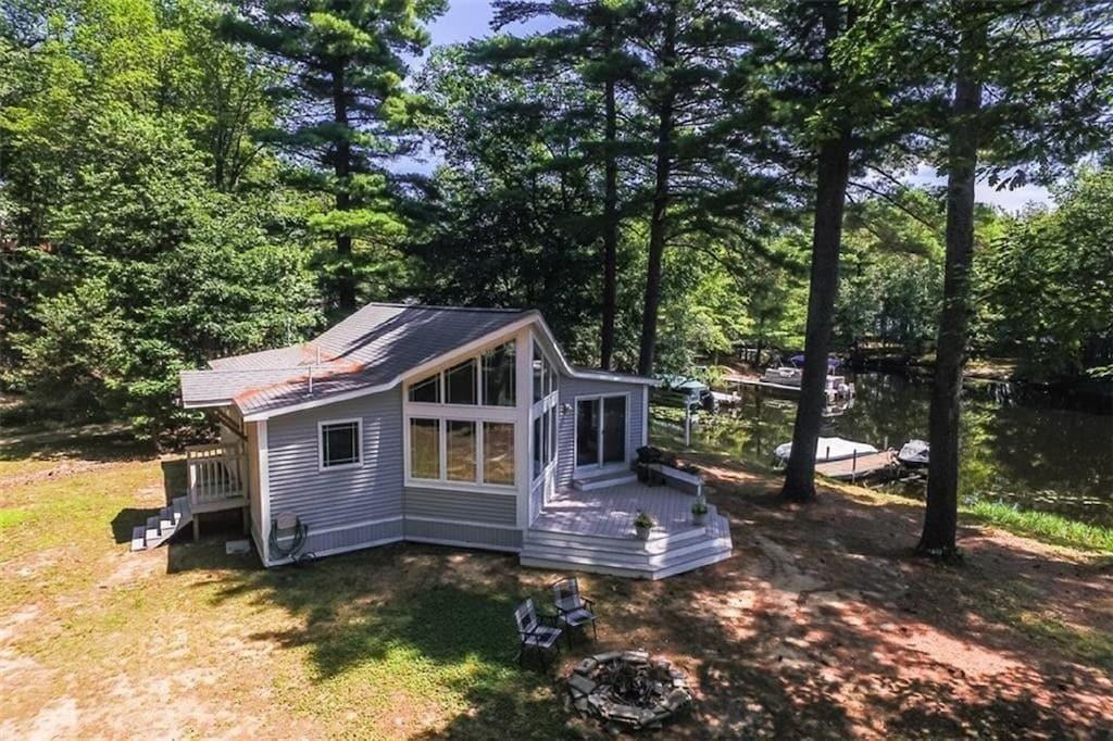 A Home for All Seasons on Sebago Lake Pet Policy