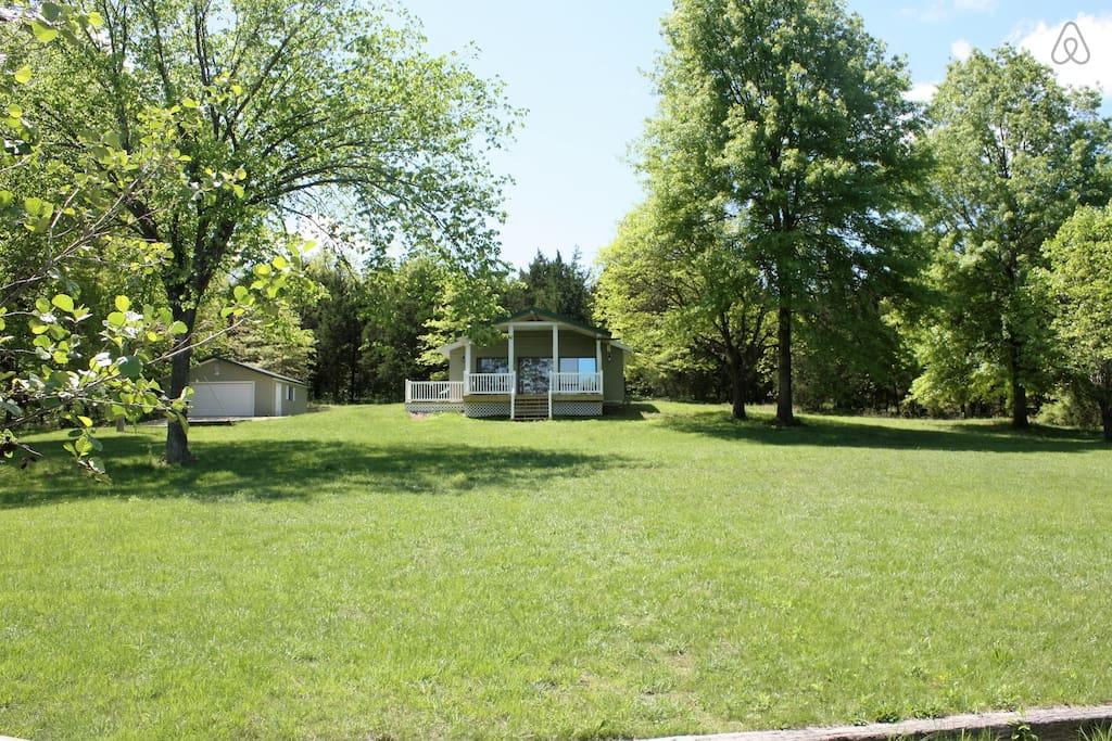 Steelville Airbnb Rentals Pet Policy