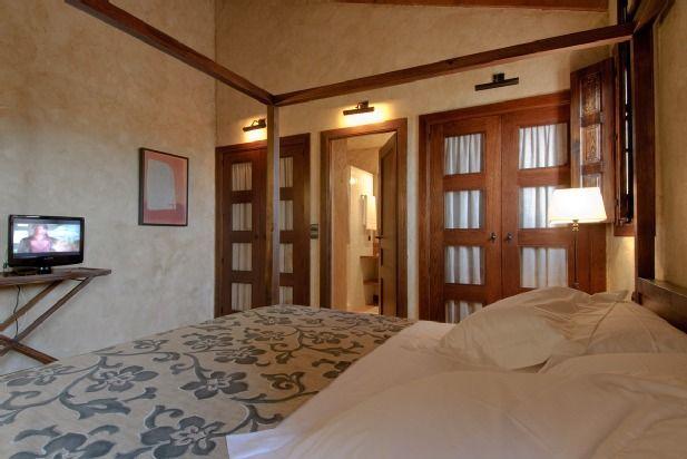 Cortijo Sierra La Solana 1878 Pet Policy