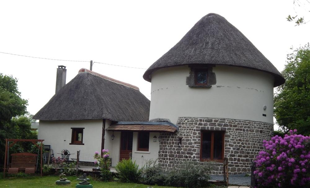 Pet Friendly The Dovecote Thatched Cottage