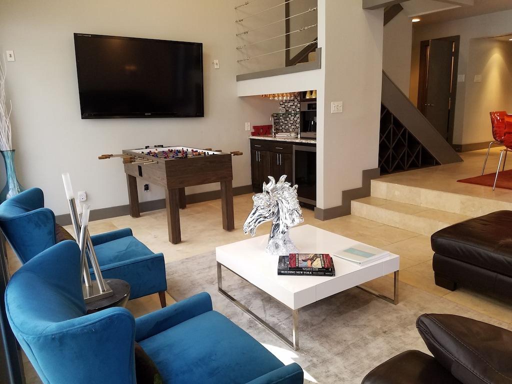 Stunning Uptown Oasis Pet Policy