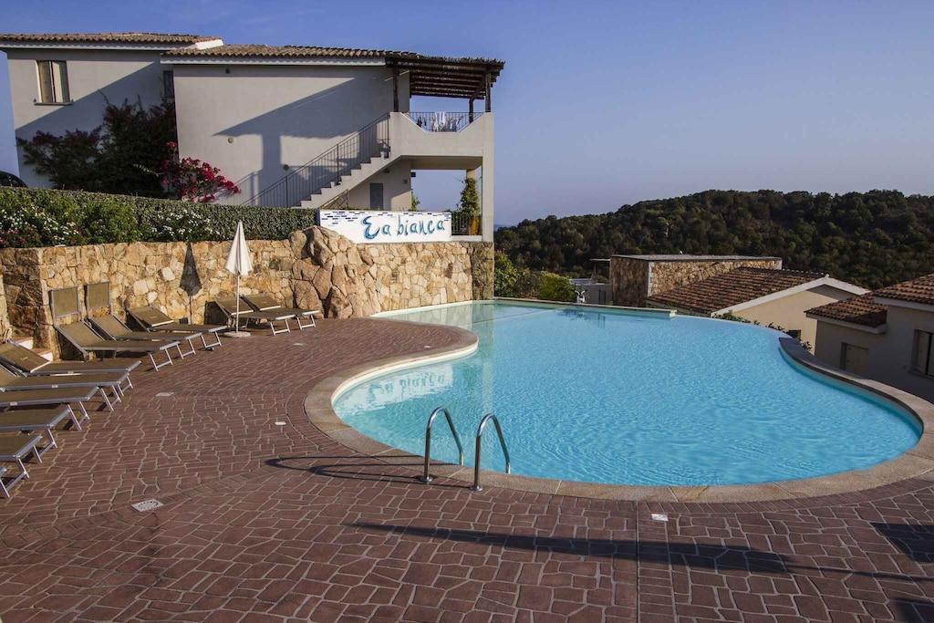 Pet Friendly Holiday Home with Swimming Pool