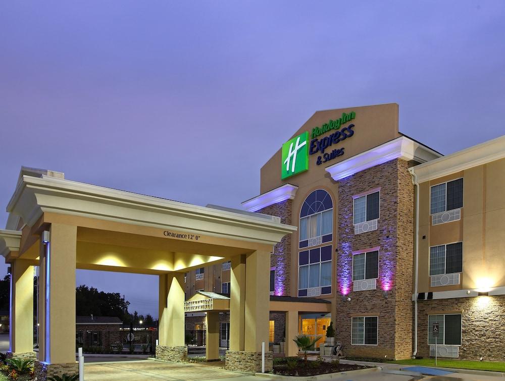 Pet Friendly Holiday Inn Express & Suites Carthage an IHG Hotel