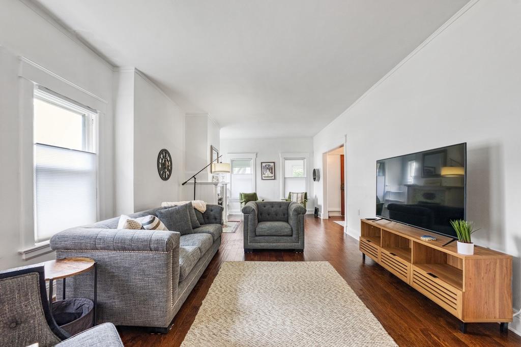 Charming Downtown Des Moines Home Pet Policy