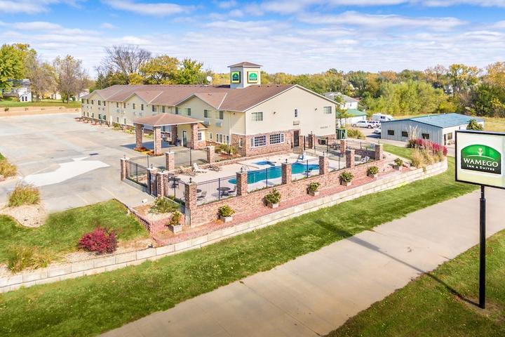 Pet Friendly Wamego Inn and Suites