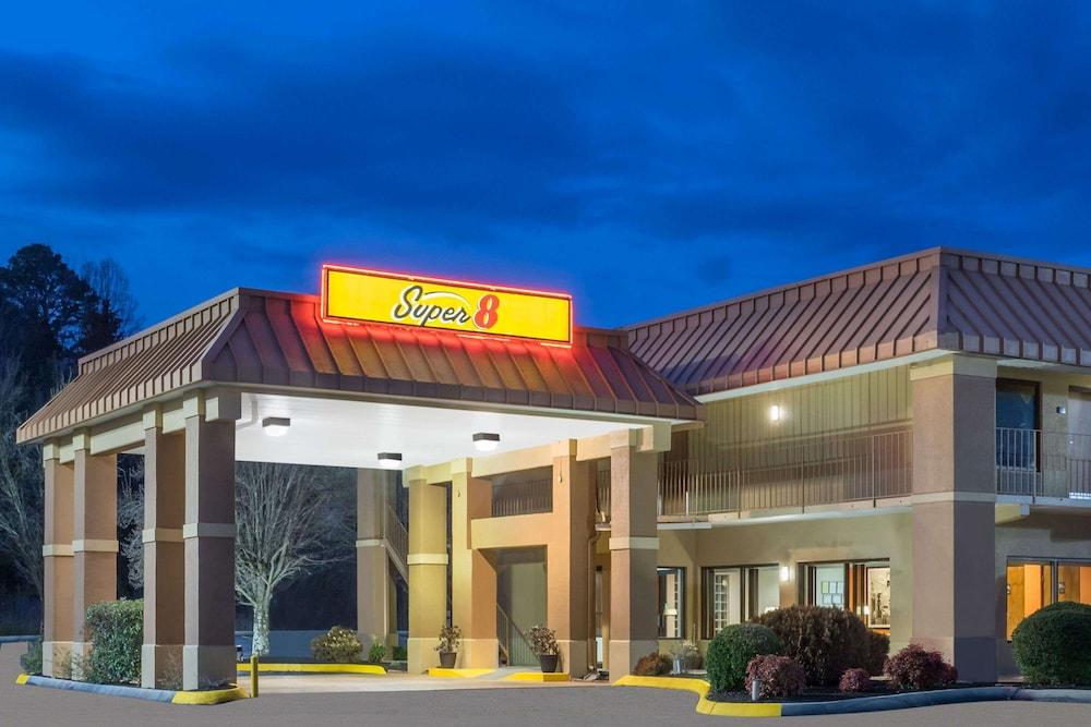 Pet Friendly Super 8 by Wyndham Knoxville North/Powell