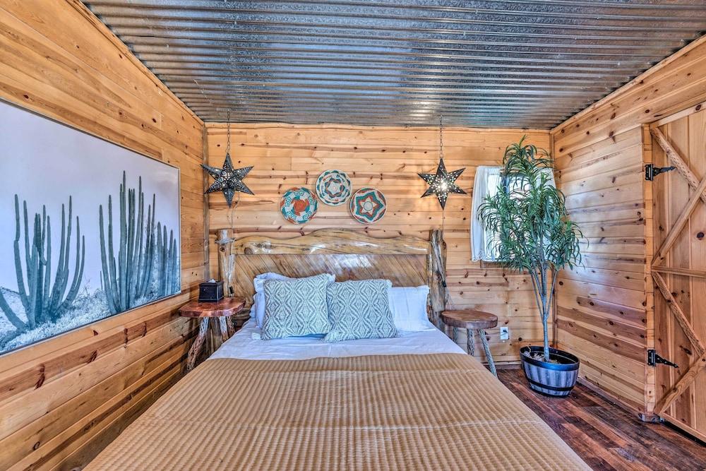 Cozy Cabin in Capitan Near Ruidoso Pet Policy