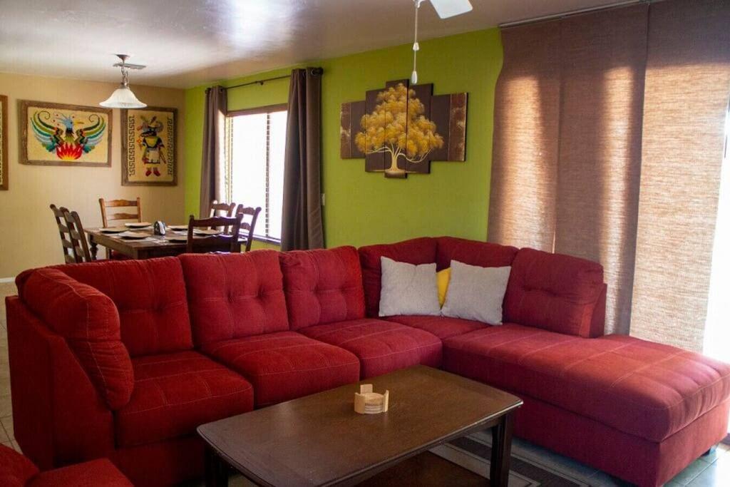 Pet Friendly Incredible & Comfortable Vacation Home in Tucson