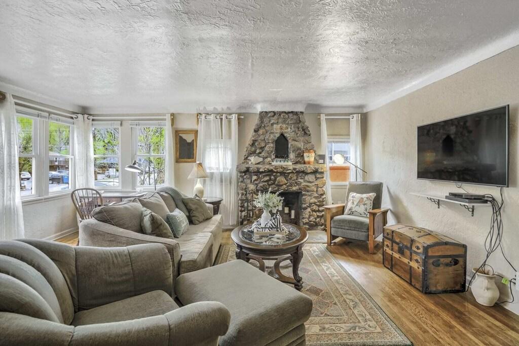 Manitou Main Pet Policy