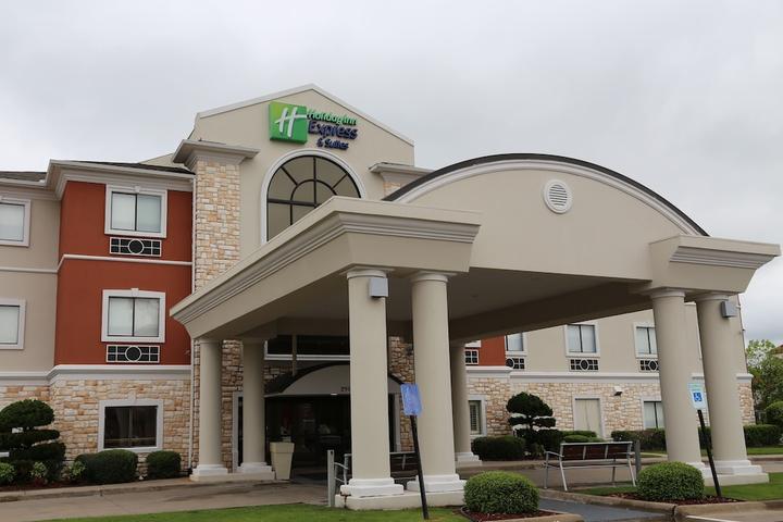 Pet Friendly Holiday Inn Express Hotel & Suites Greenville an IHG Hotel
