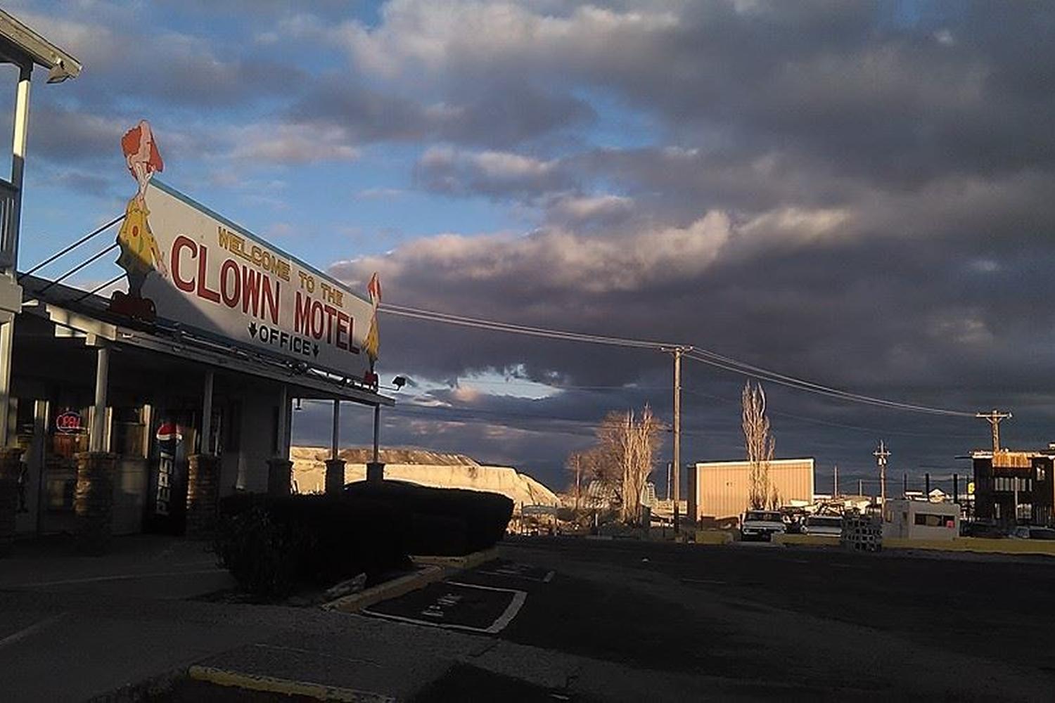 The Clown Motel Pet Policy