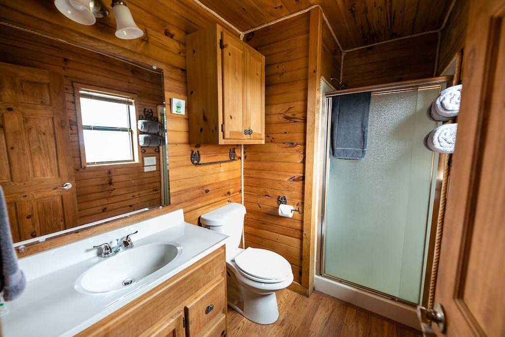Pet Friendly Rocky Top Cabin at Walnut Canyon Cabins
