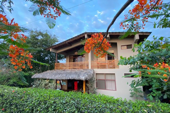 Pet Friendly Cozy House in Ayampe Beach