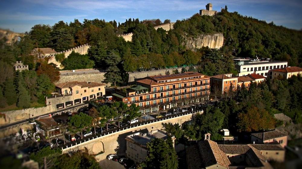 Pet Friendly Grand Hotel San Marino