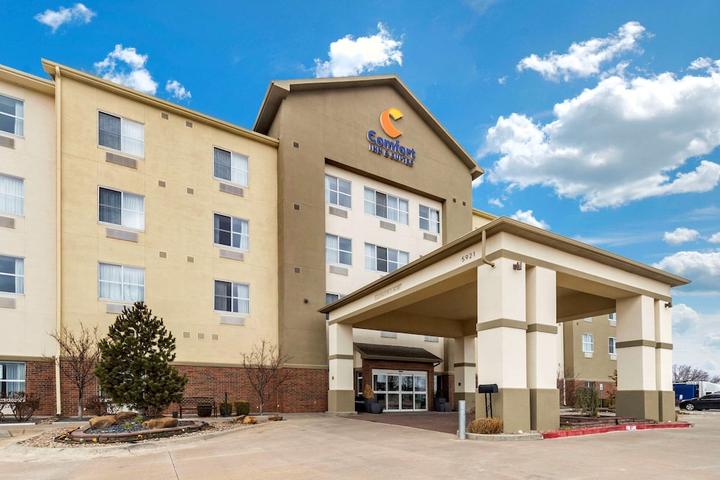 Pet Friendly Comfort Inn & Suites Oklahoma City West - I-40