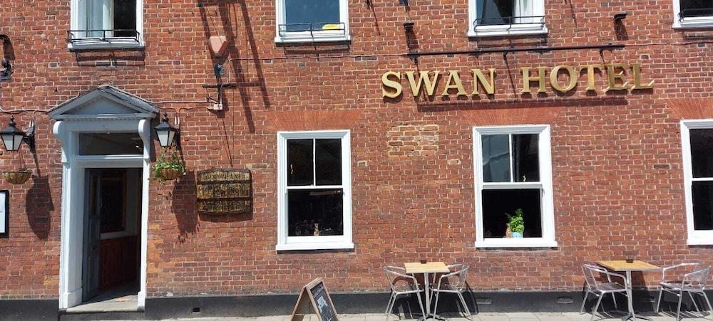 Pet Friendly The Swan Hotel
