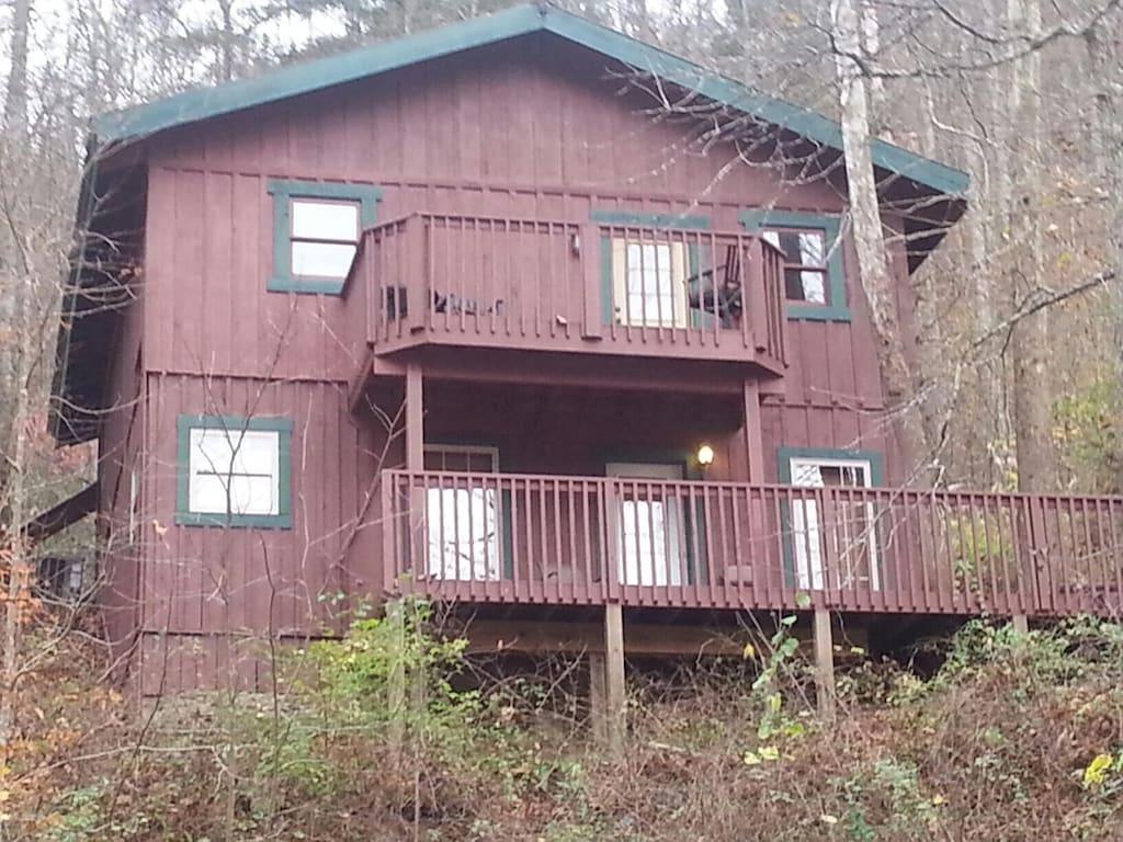 Pet Friendly Cabin Just One Mile from Natural Bridge State Park