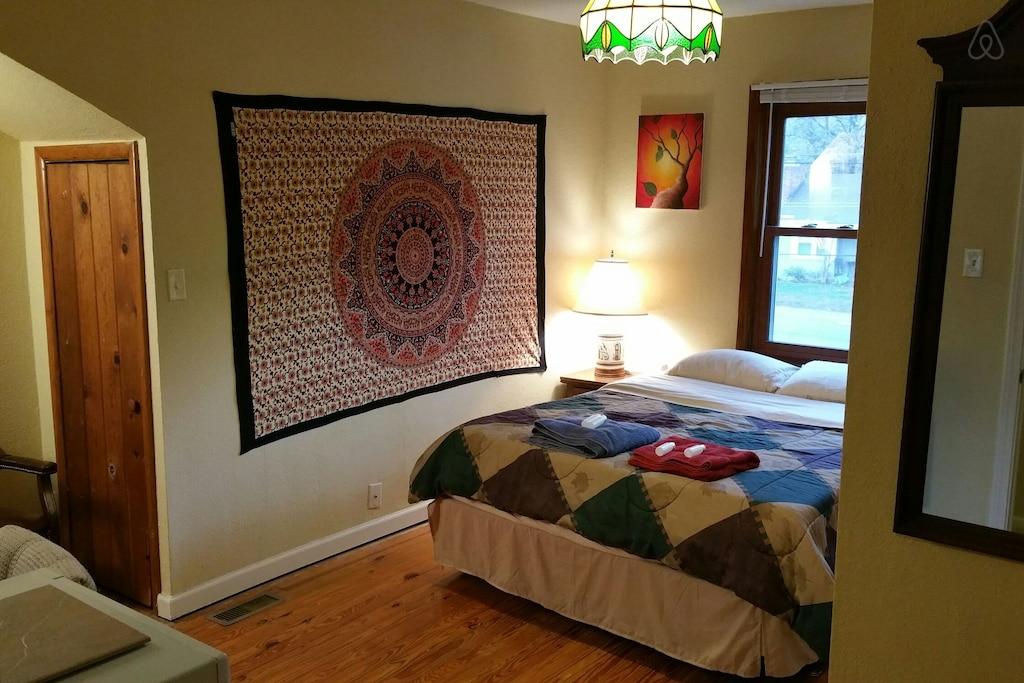 Defiance Airbnb Rentals Pet Policy