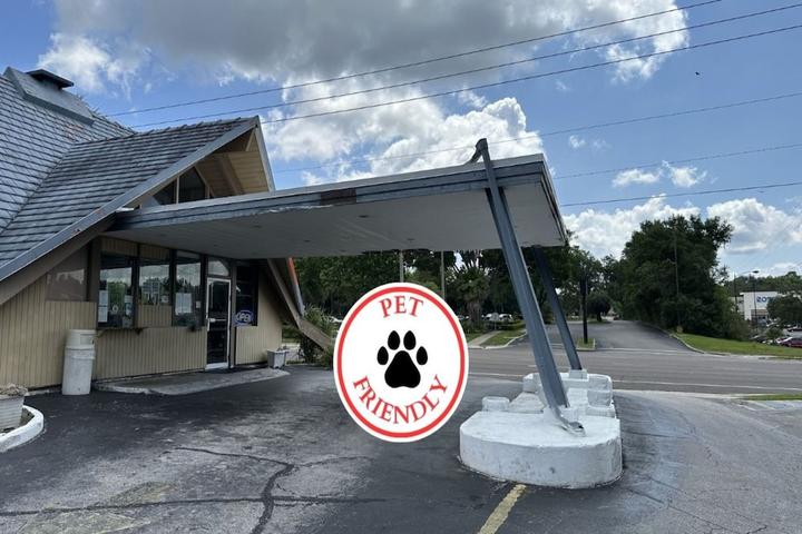 Pet Friendly Kampus Inn by OYO Gainesville - University Area