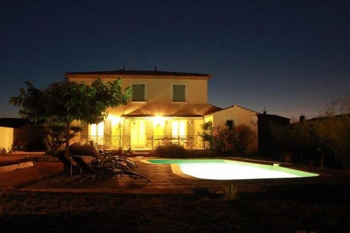 Pet Friendly Villa in Aigremont with AC & Game Room
