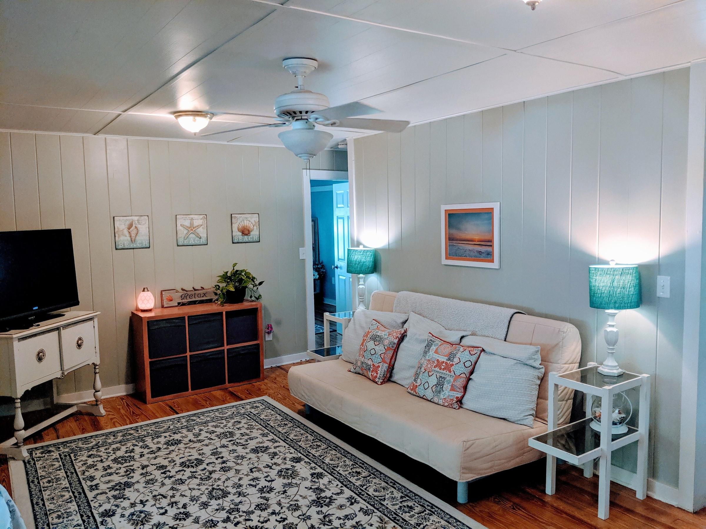 Waterfront 1/1 Apartment in Cocoa Pet Policy