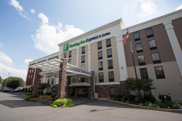 Pet Friendly Holiday Inn Express & Suites Nashville Southeast Antioch